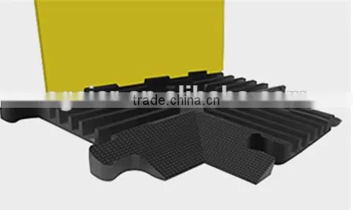 China Best Left Corner Rubber Cable Protector 5Channels corner