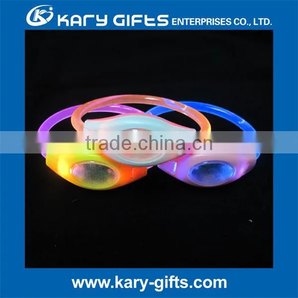 Wholesale LED Flashing Bracelet Via Remote Controled LED Bracelet