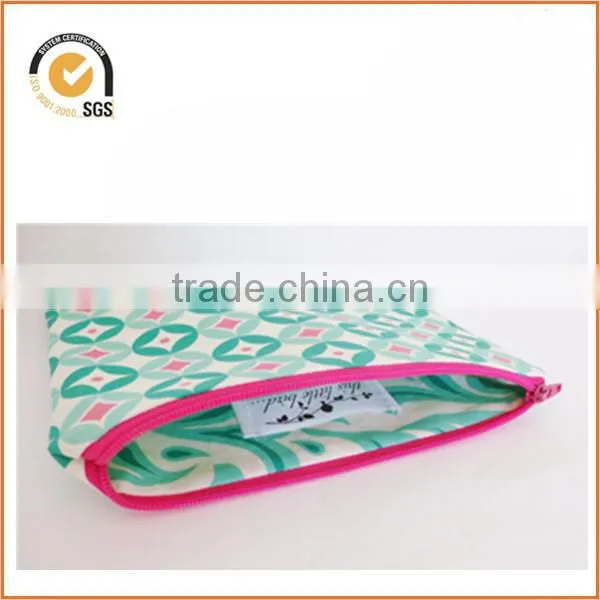 Green Geometric Zipper Pouch - Makeup Bag By Chiqun Donggaun CQ-H02022