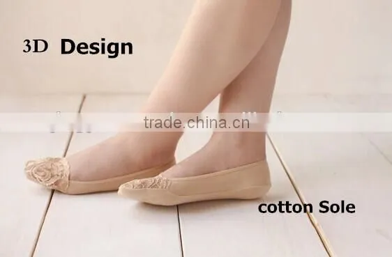 Wholesale Beautiful Ladies Invisible Socks With Lace