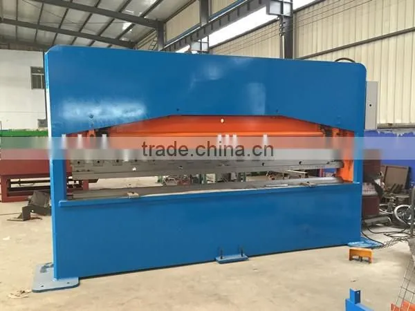 Square wire mesh fence welding machine