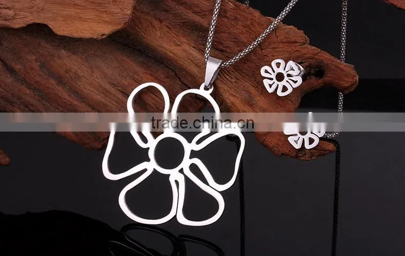 rose flower shaped rosary pendant necklace jewelry