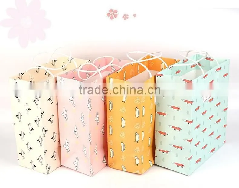 Fashion design for the paper handmade handbag of gift box