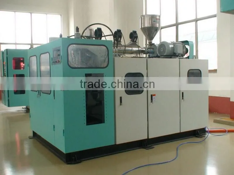plastic blow molding machine