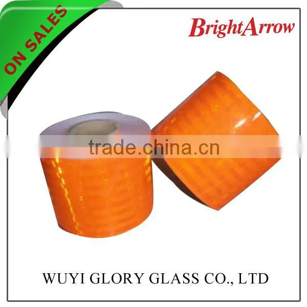 micro prismatic reflective film