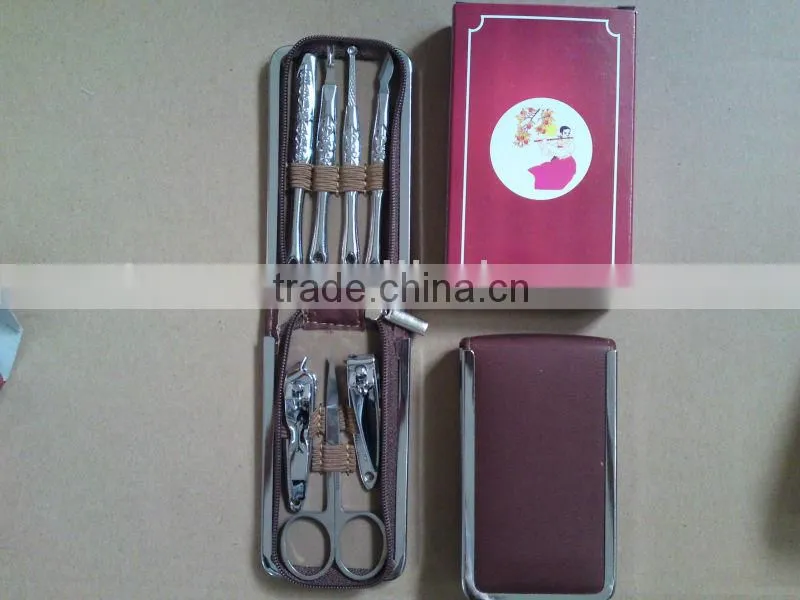 MRT-031 7pcs PU bag with colored box carbon steel pedicure manicure set