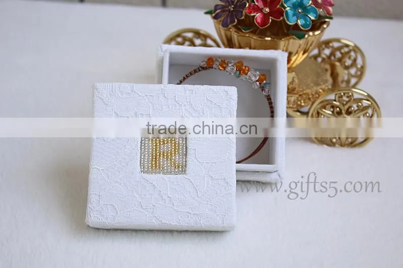 Custom made Luxury wedding jewelry packaging box with beaded name plate of R