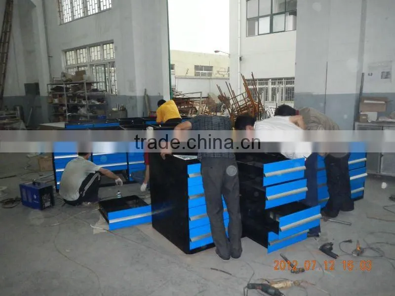 Steel work bench