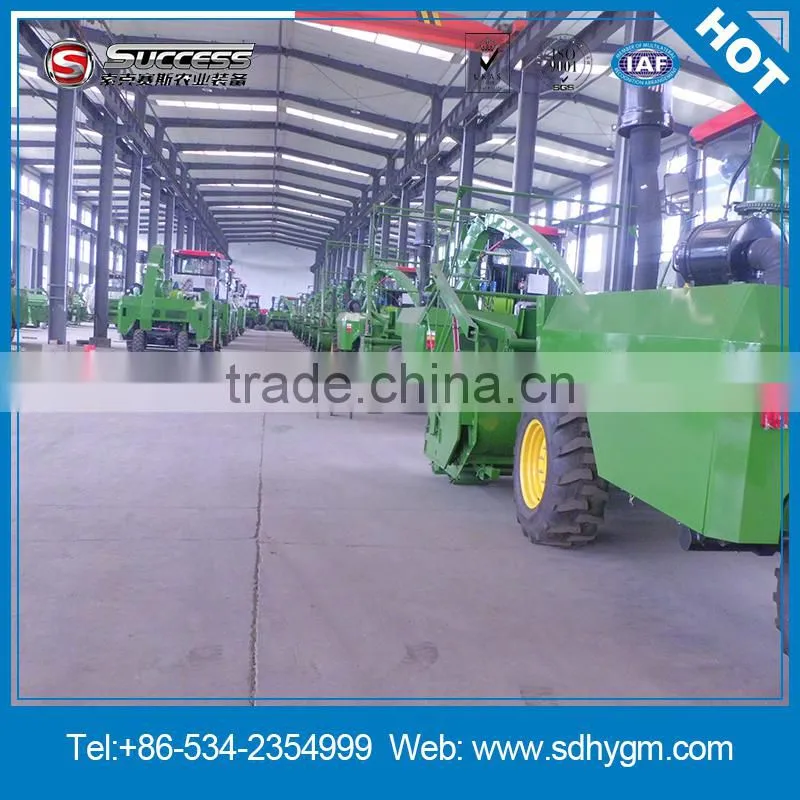 Agricultural self walking type forage harvester