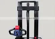 2017 new product 1.5 ton electric stacker