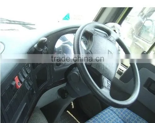 SINOTRUK HOWO tractor truck 4X2 290hp