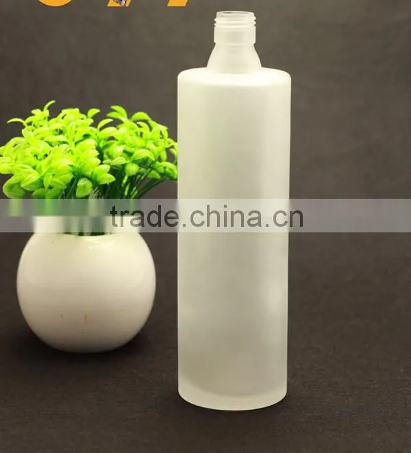 Have maket advantage hot sale liquor bottle crok frosted alcohol bottle 700ml fresh fruit juice bottles