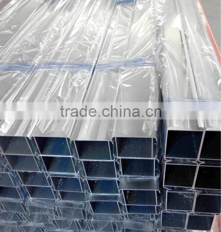 Evacuated tube U-pipe solar collectors