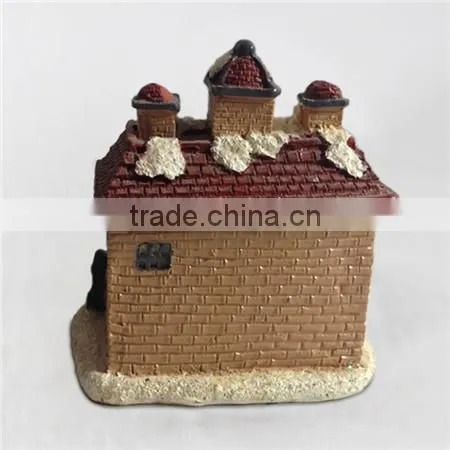 6.3*3.9*6.7 small house figurine