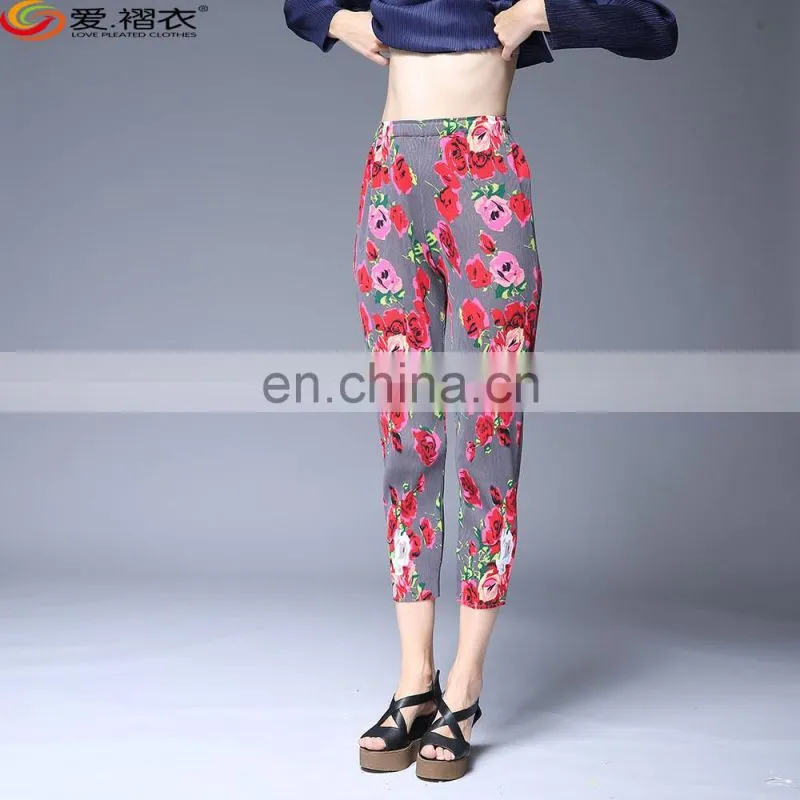 China Cheap Newest design colors sublimation flower pattern printed pants for women