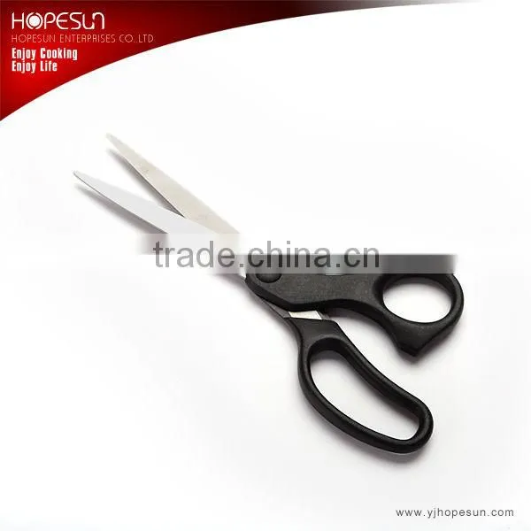 D shaped handle tree scissors