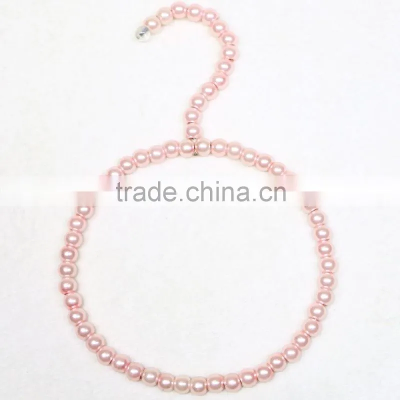 Durable cute fashion round pearl hanger