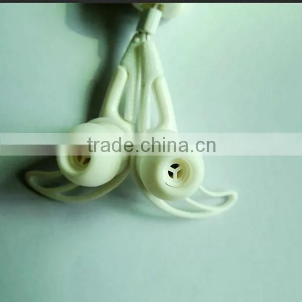 2013 new retractable fashion earbuds manufacturing for MP3