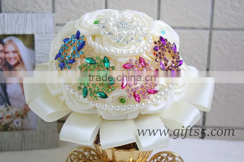 Handmade rose bridal brooch bouquet