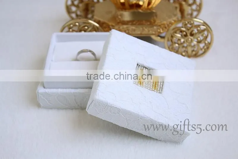 Wholesale wedding ring holder engagement ring boxes with beaded name plate of H