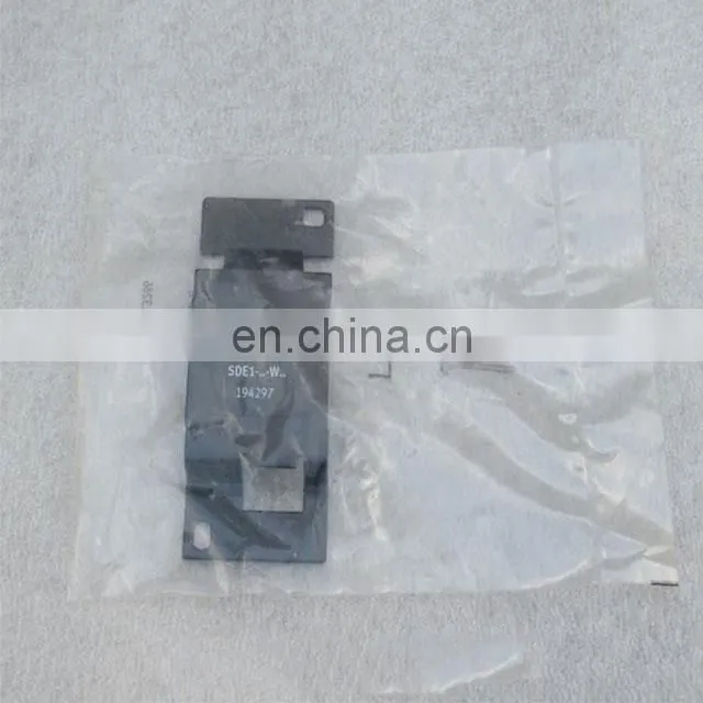 New Festo Proximity switch sde1-d10-g2-w18-l-p2-m8-g pressure switch-festo 15028056 KSMTR-2-K-LED-24-SA 15028056KSMTR2KLED24SA