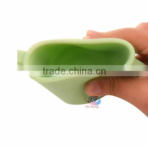 China silicone green silicone drinking cup sleeve /hot sale heat resistance silicone cup