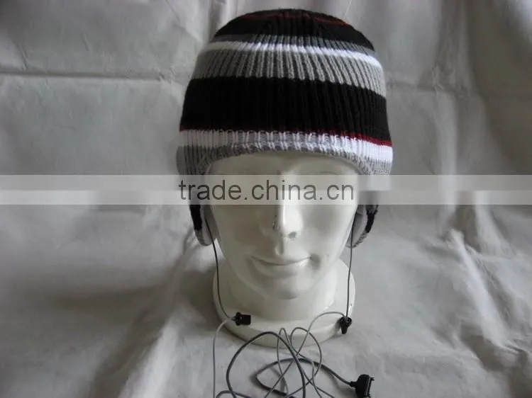 knitted winter hat with bluetooth headphone