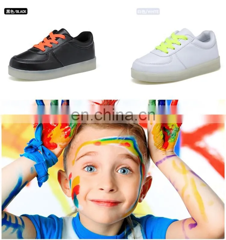 Factory wholesale price low MOQ sports Gift Simulation Children LED light up kids shoes
