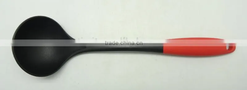 PLASTIC KITCHEN TOOLS