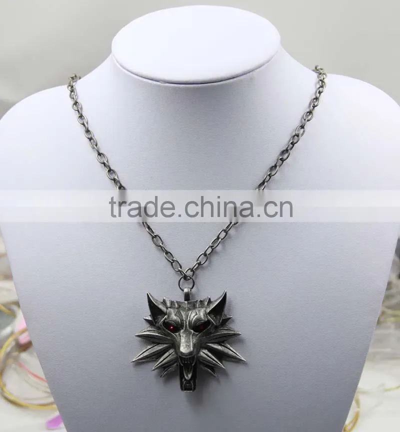 Hot Sale Game Retro Jewelry The Witcher 3 Wolf Head Red Eye pendant necklace