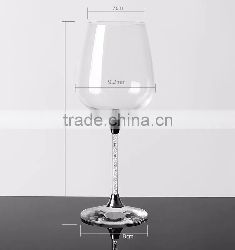 Supply creative fashion personality crystal skull glassware tritan wine glass acrylic red wine glasses wholesale for hotel
