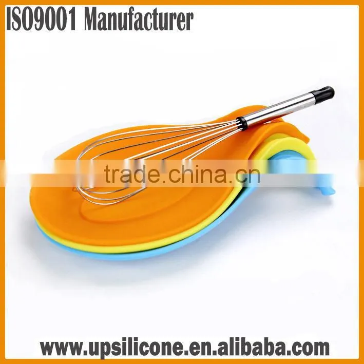 wholesale heat resistant silicone spoon holder silicone spoon rest kitchen utensil holder silicone kitchen tools