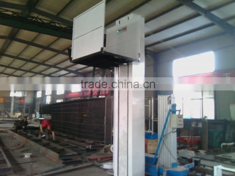 Wheelchair lift/elevator fot disabled people