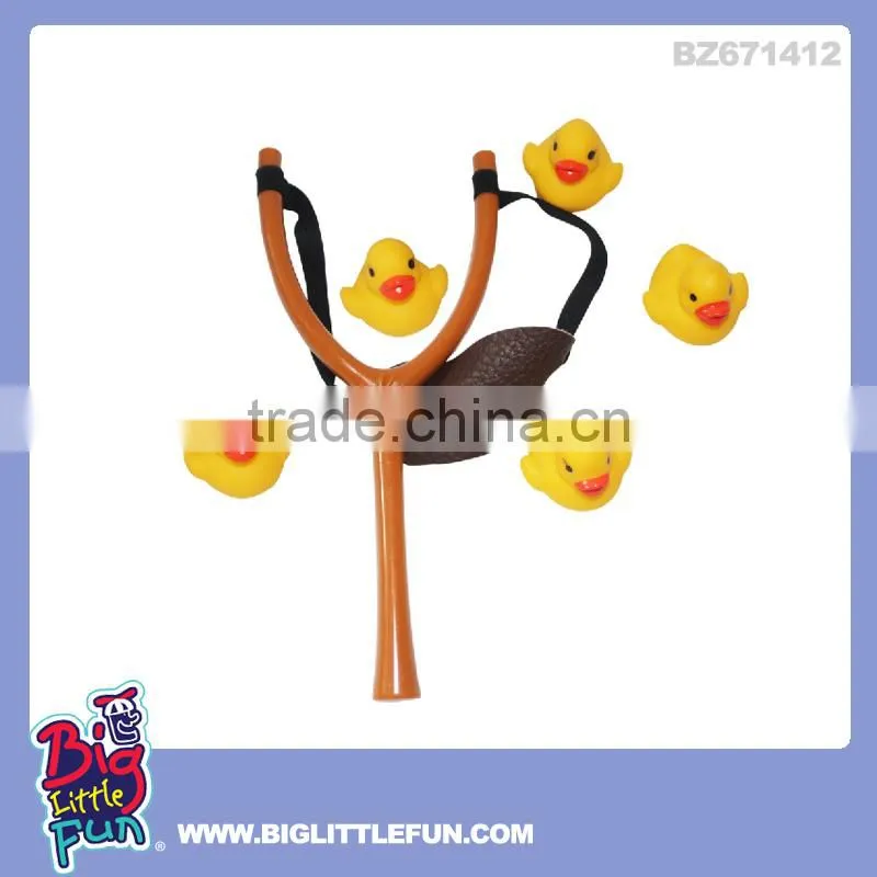 Plastic slingshot toy pig