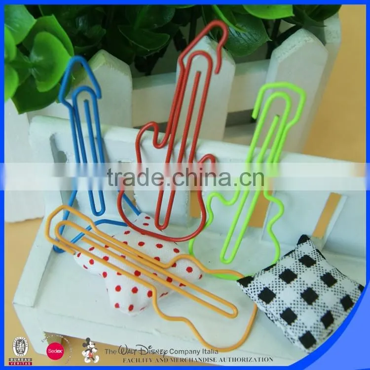 Customized color plastic guitar shape paper clip