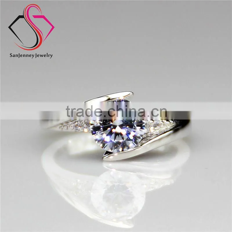 Round Brilliant Cut Moissanite 1CT 6.5mm Center Whirl Band 14k 18k White Yellow Gold Diamond Engagement Ring