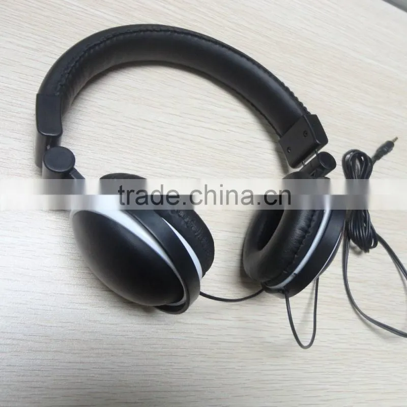 colour china headphone with 3.5mm jack