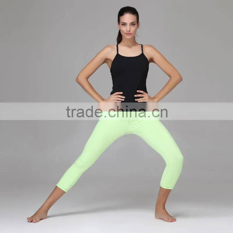 Pretty girls wearing sexy yoga sports wear branded jogging suit wholesale