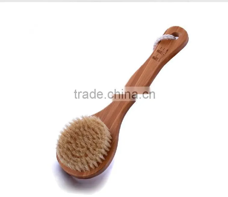 Bath cleaning brushes
