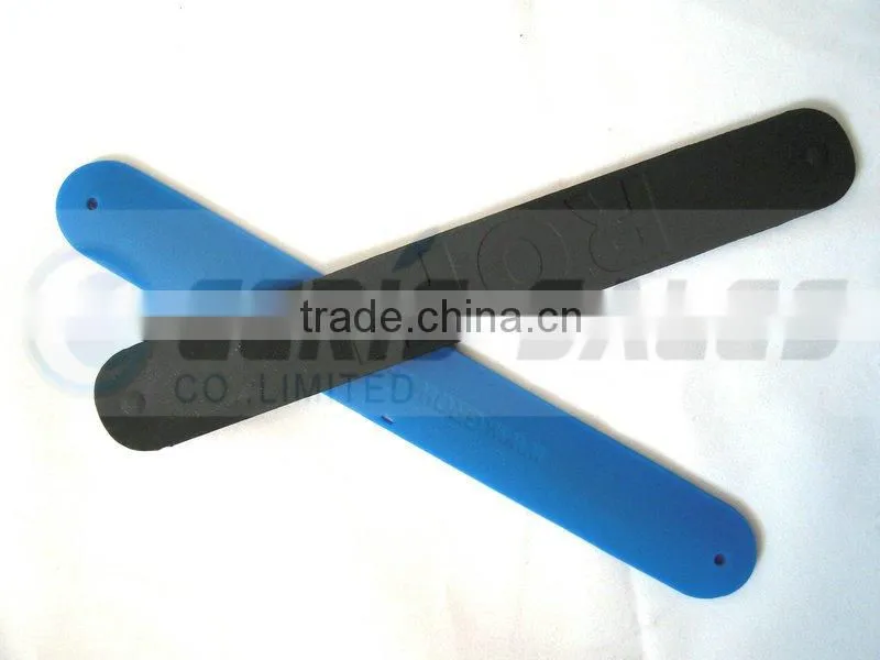 debossed silicone bracelet with metal