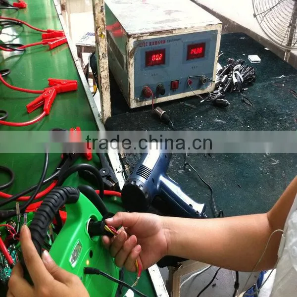 600A popular compact mini 12V car booster
