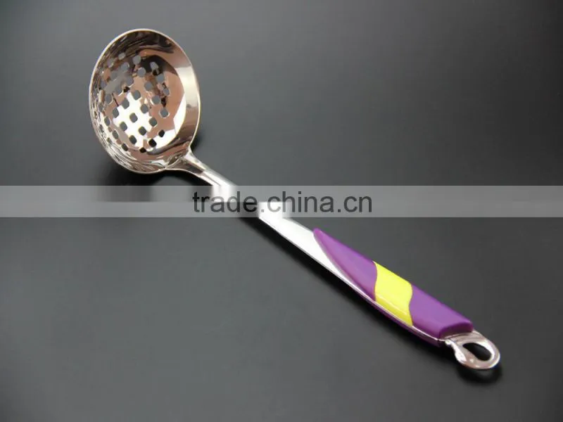 2015 highQuality kitchen tools with plastic color handle kitchen tools/Hot pot spoon/strainer Customizable LOGO 1PCS S26