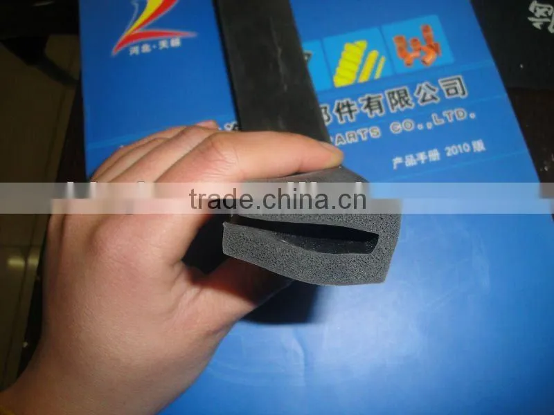 U-shaped seal strips for anticollision