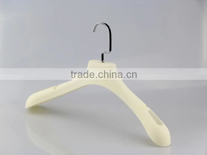 plastic hanger with rubber coated anti-slip surface rubber hanger for clothes