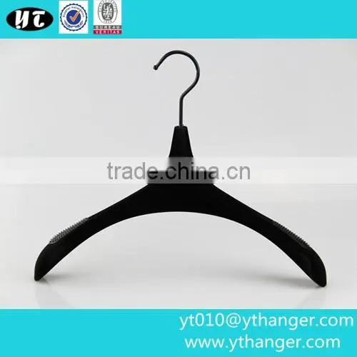 YY0490 garment display black velvet hanger non-slip fashion plastic clothes hanger
