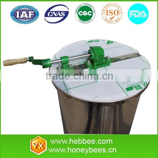 Hand crank honey extractor