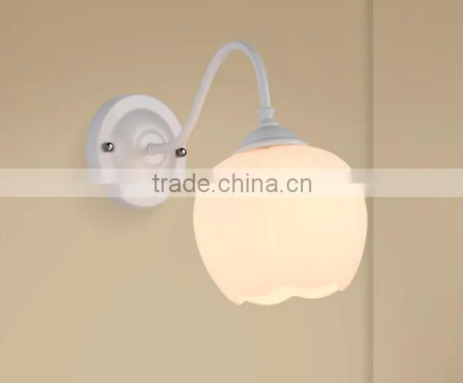 High Quality Cheap Price Glass Round Shape Wall Light Indoor Decor Wall Lamp Iron Base Wall Lamp
