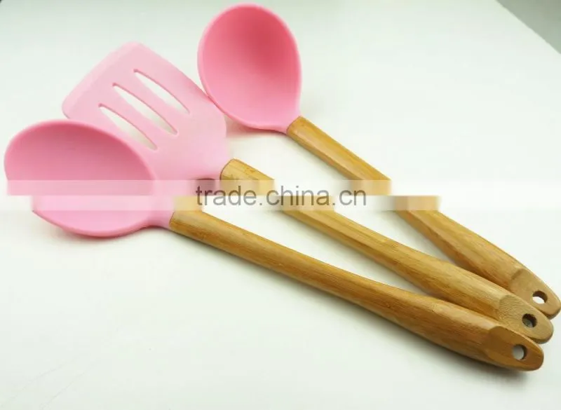 32016 Kitchen Utensils 3pcs silicone tools with bamboo handle