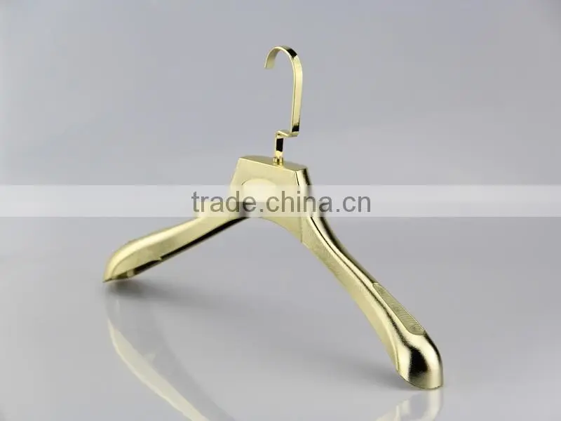 wholesale electronic plated hanger with antislip notch for clothes