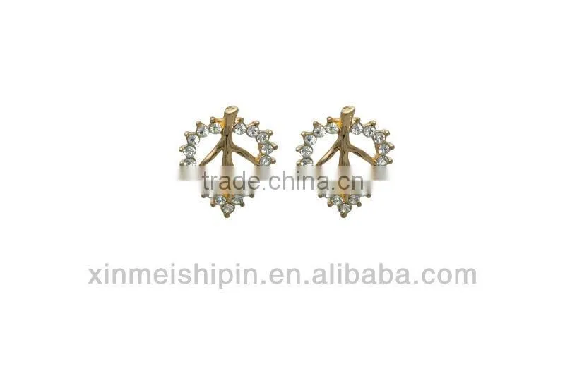 fashion stud earrings